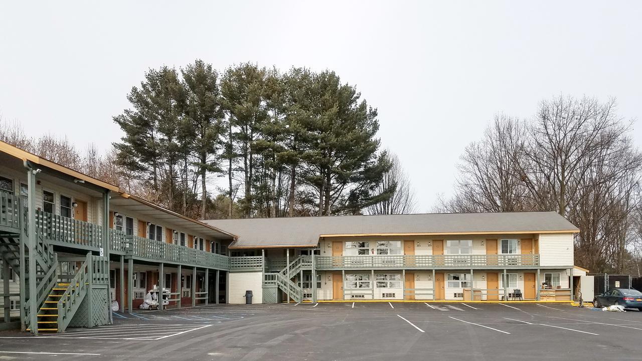 Northway Inn Queensbury - Lake George Екстериор снимка